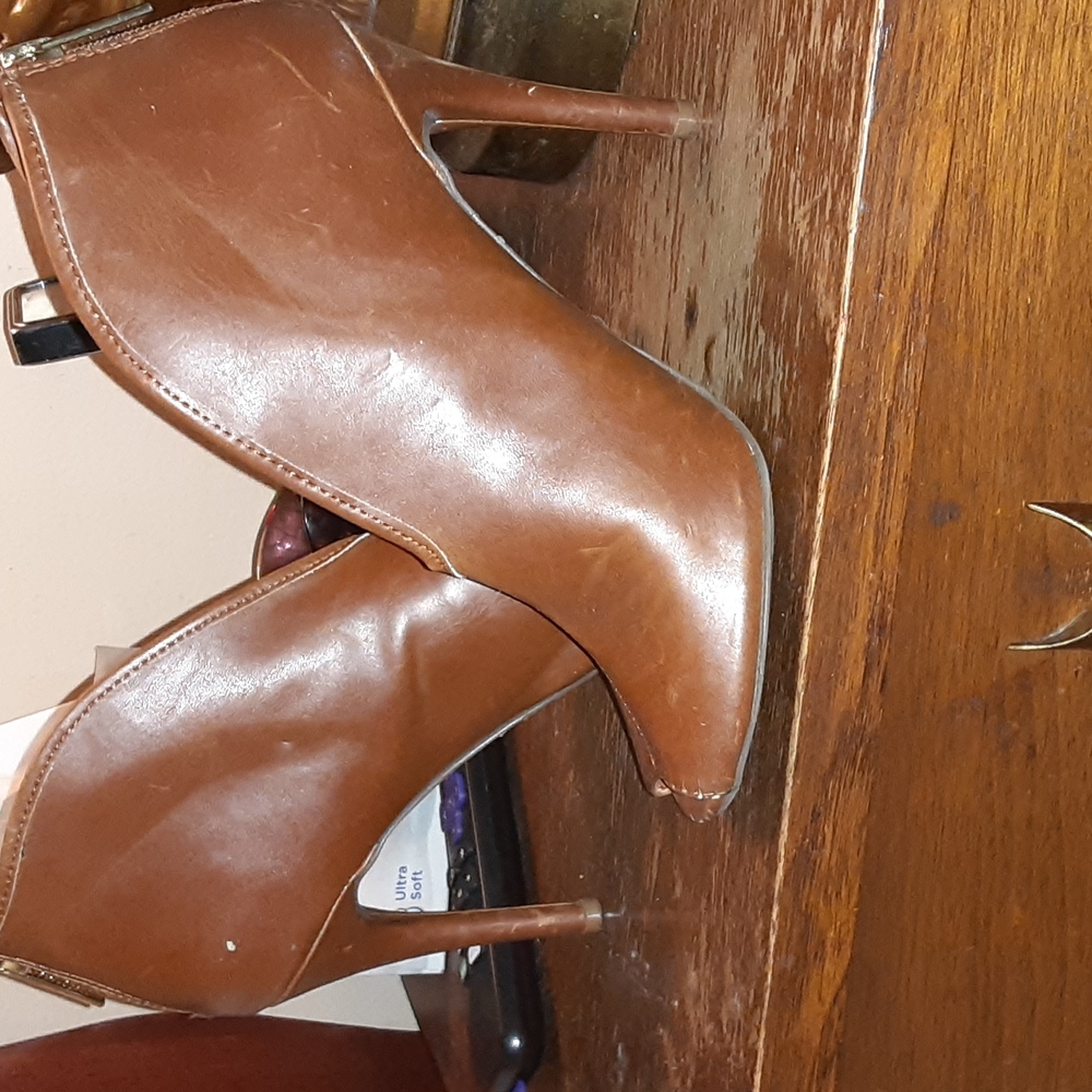 cosmopolitan  open toe 4in booties